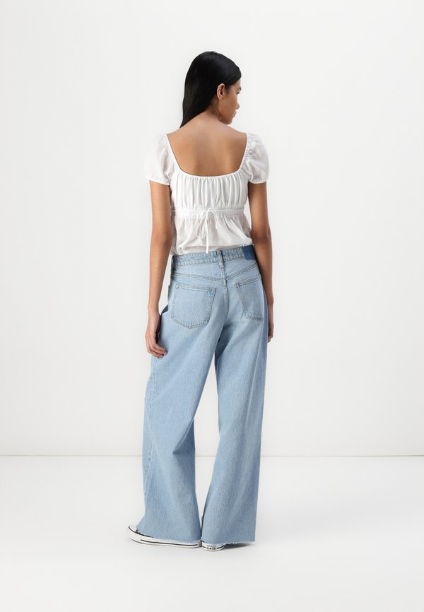 Abercrombie & Fitch Curve Love High Rise Wide Leg Jean