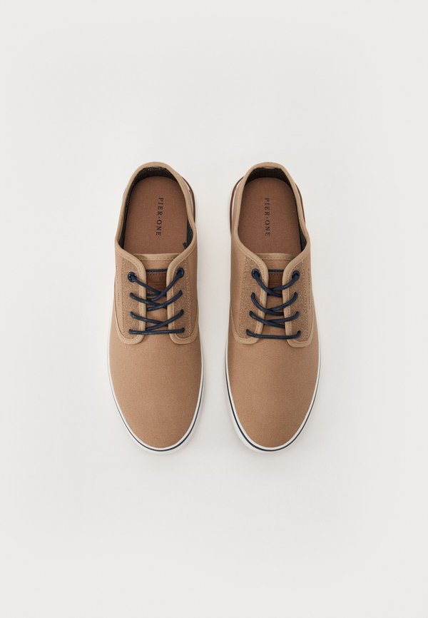 Pier One by Zalando