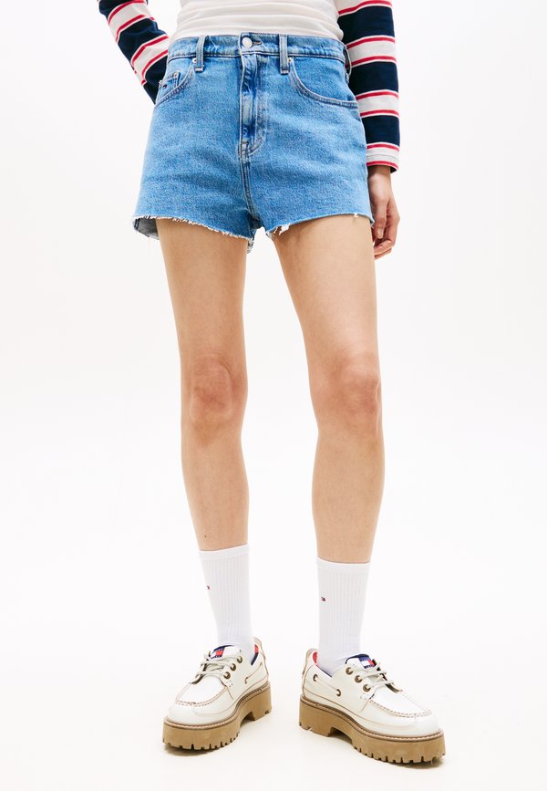 Tommy Jeans RAW HEM FADED DENIM SHORTS