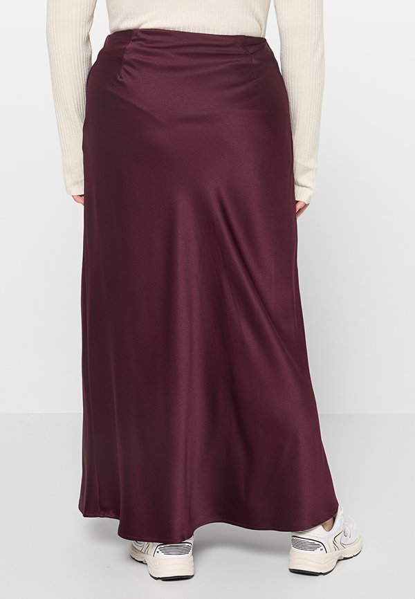 Vero Moda Tall VMLOU HW SATIN 7/8 SKIRT ZLO GA TLL