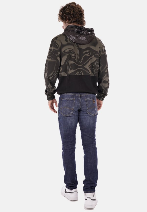 EA7 Emporio Armani