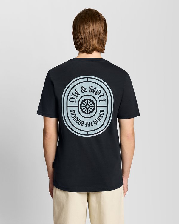 Lyle & Scott BORDERS LABEL GRAPHIC