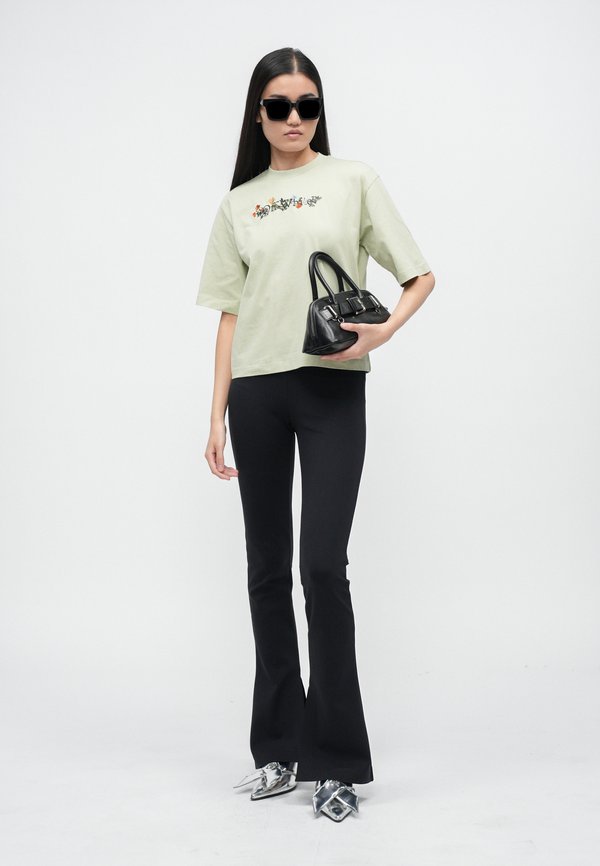 OFF-WHITE BOOKISH FLOWERS BOXY TEE