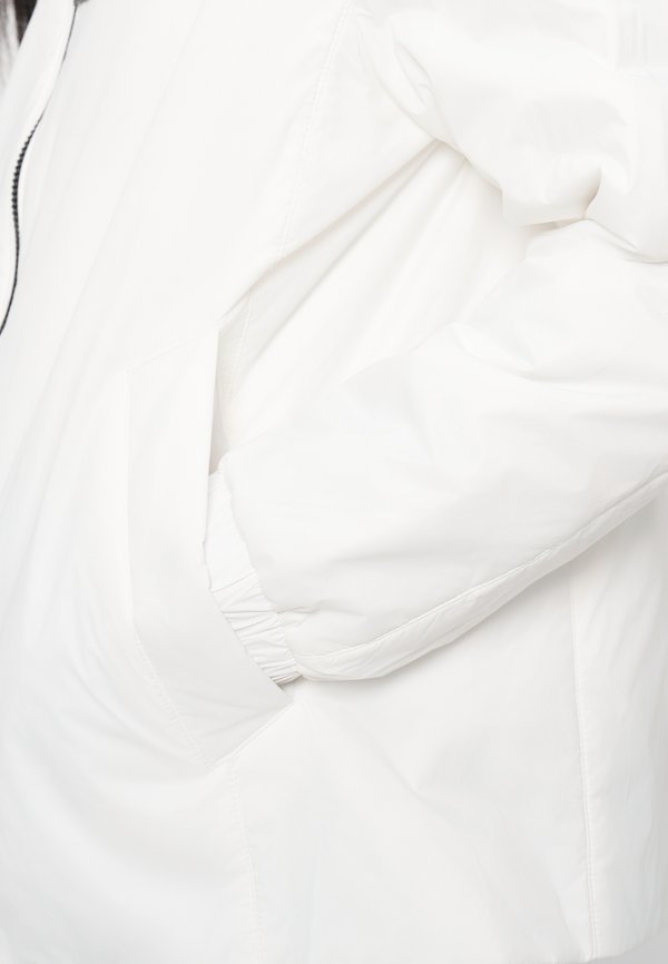 DKNY