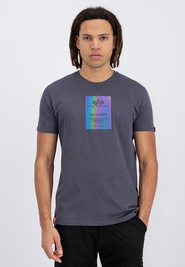 Alpha Industries RAINBOW REFLECTIVE LABEL T
