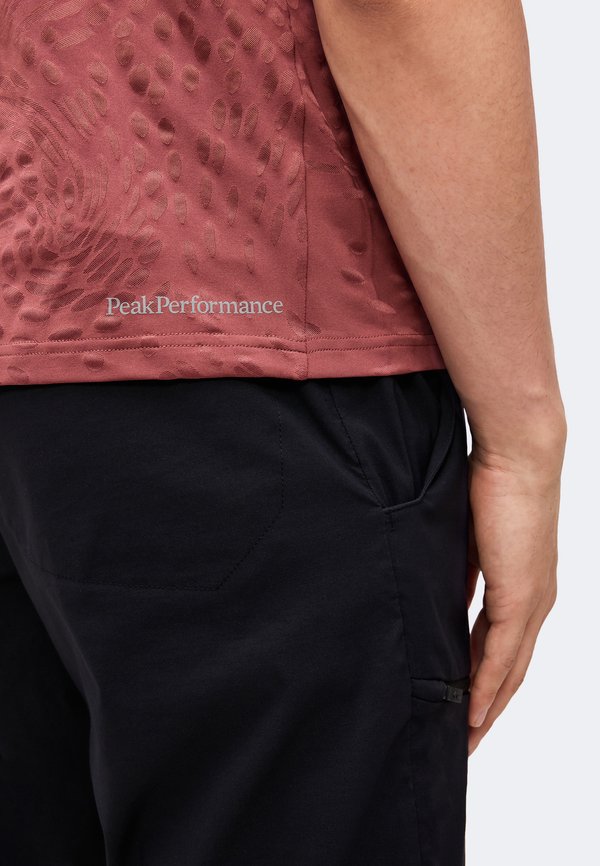 Peak Performance DISCOVER TEE