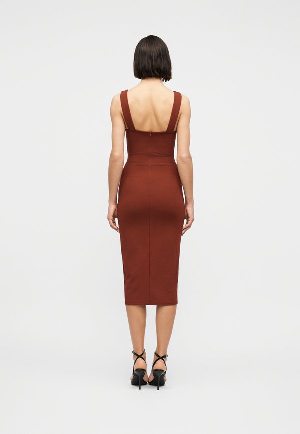 WAL G TALL V NECK
