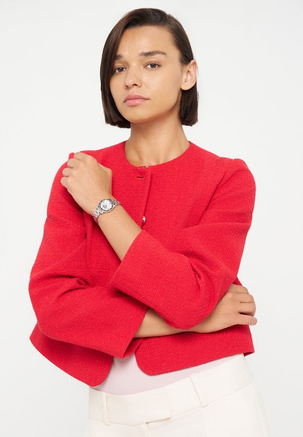 DKNY