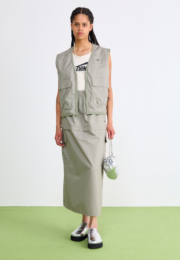 Nike Sportswear W NSW ESSTL WVN LSE CRGO VEST