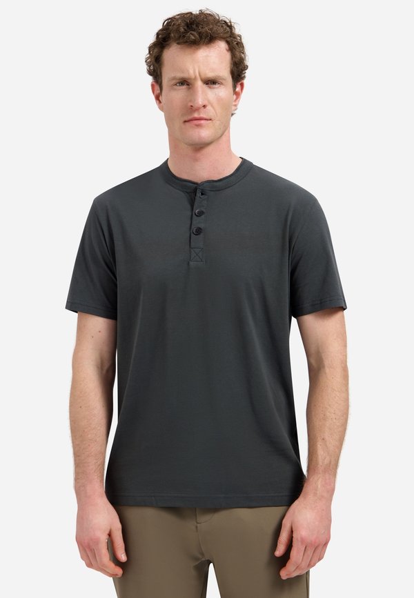 NO EXCESS WITH BUTTON CLOSURE