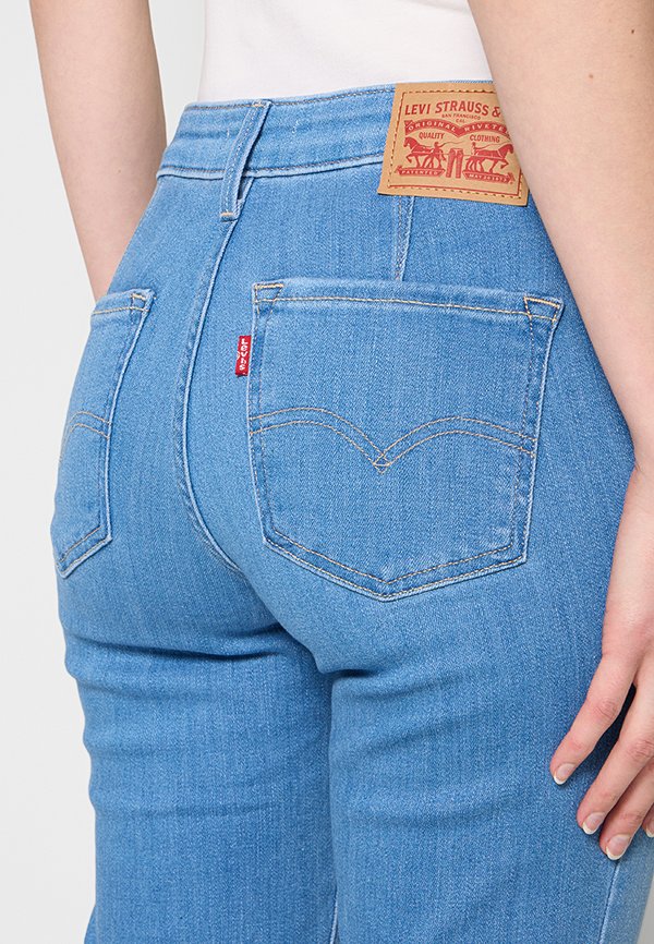 Levi's® 712® SLIM WELT POCKET