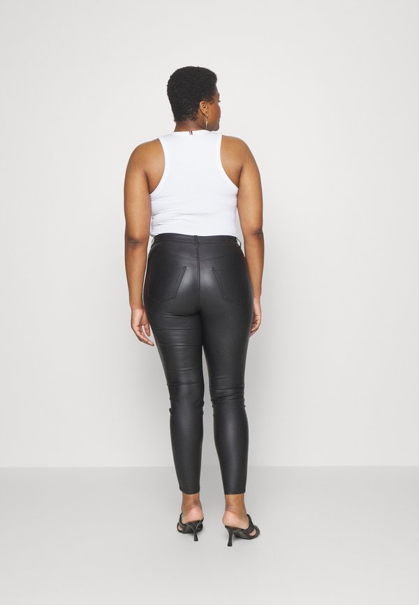 Vero Moda Curve VMCLORA COAT PANTS