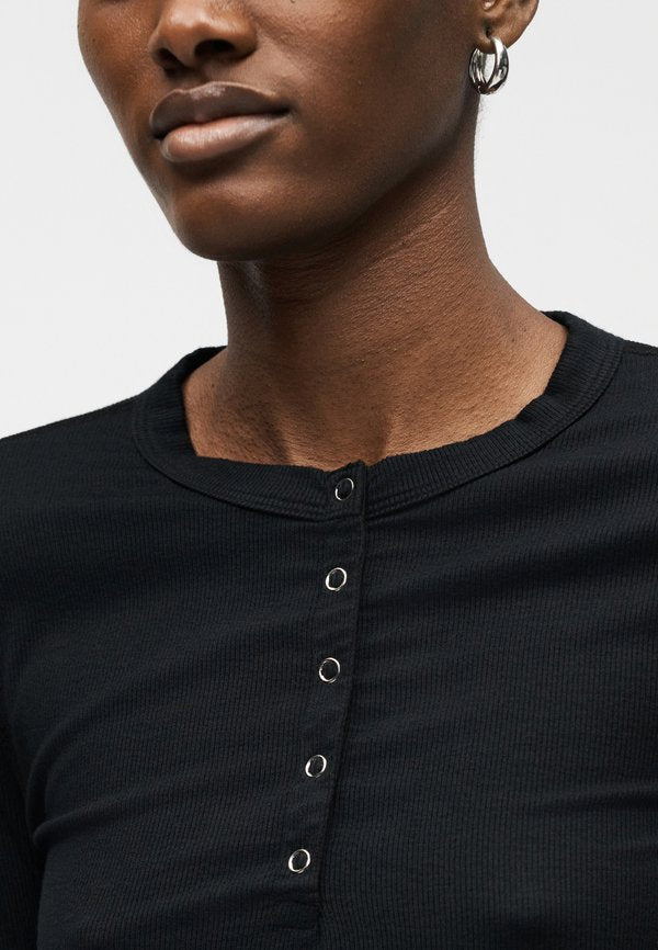 RE/DONE LONG SLEEVE RIBBED HENLEY