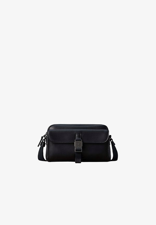 Calvin Klein EMBLEM HW CAMERA BAG - Cross body bag - black