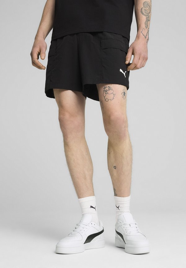 Puma WARDROBE ESS RELAXED 6" CARGOSHORTS - Shorts - black