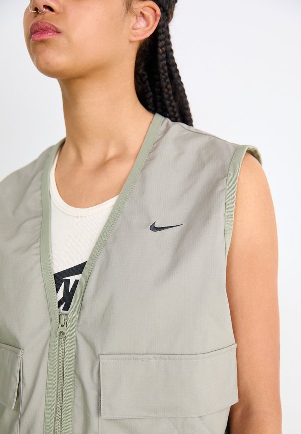 Nike Sportswear W NSW ESSTL WVN LSE CRGO VEST