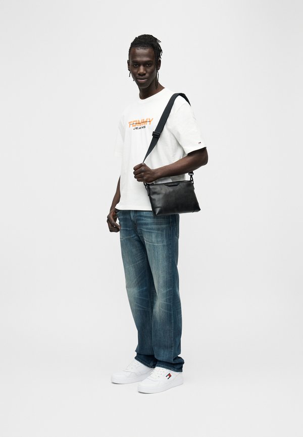 Tommy Jeans LOGO JERSEY CREW NECK T-SHIRT