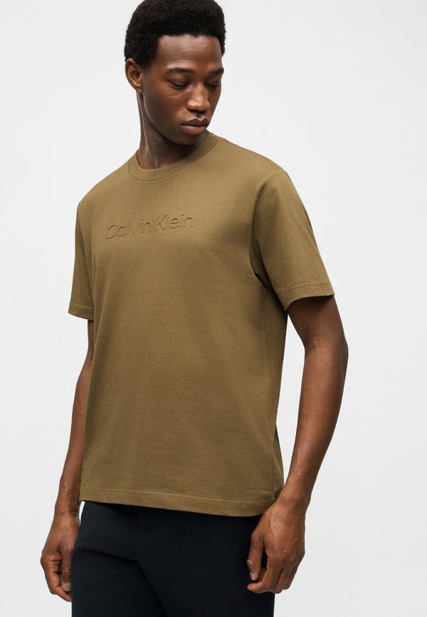 Calvin Klein WHOLESALE SPORTSWEAR GRAP GRAPHIC TEE