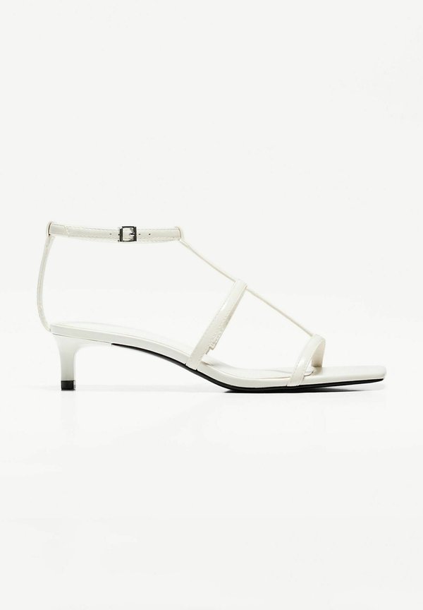 Bershka STRAPPY KITTEN HEEL