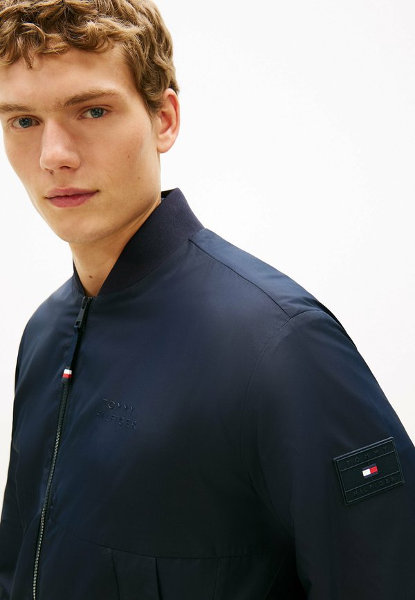 Tommy Hilfiger WATER RESISTANT TONAL LOGO