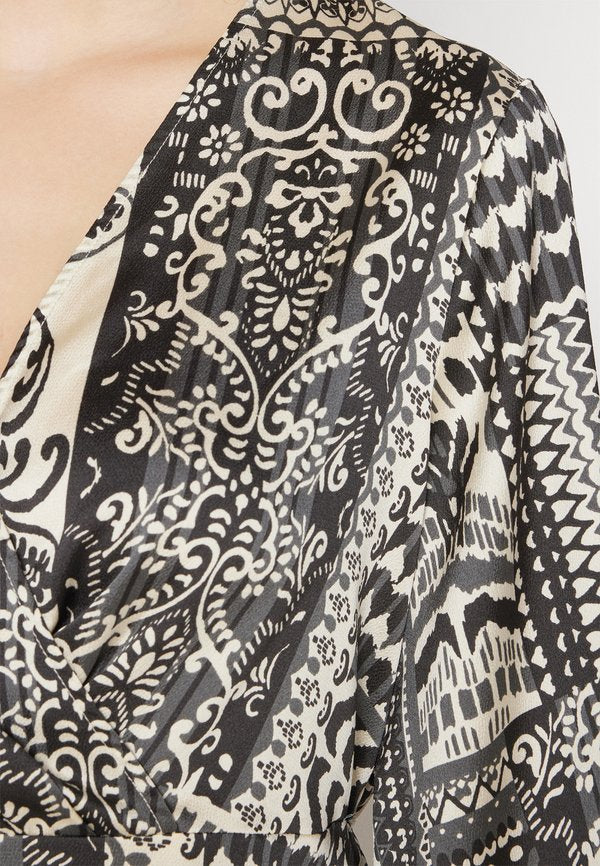VILA VIFULMA V-NECK SHORT DRESS