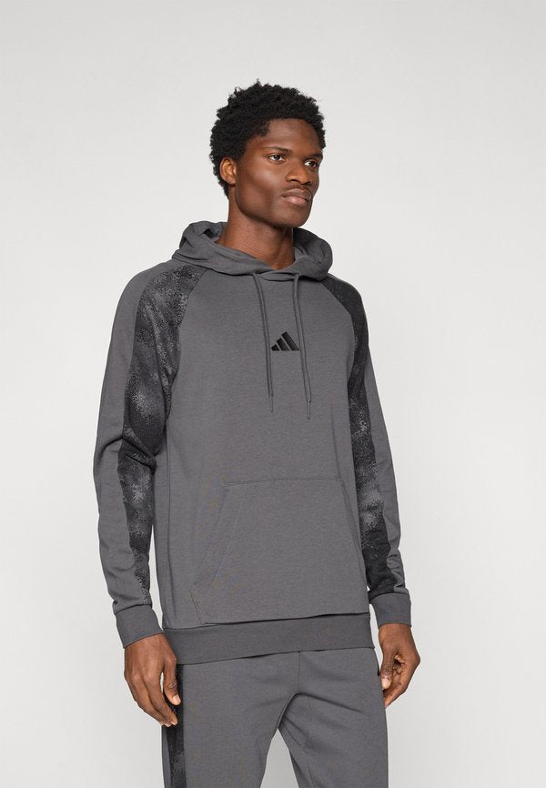 adidas Sportswear CAMO