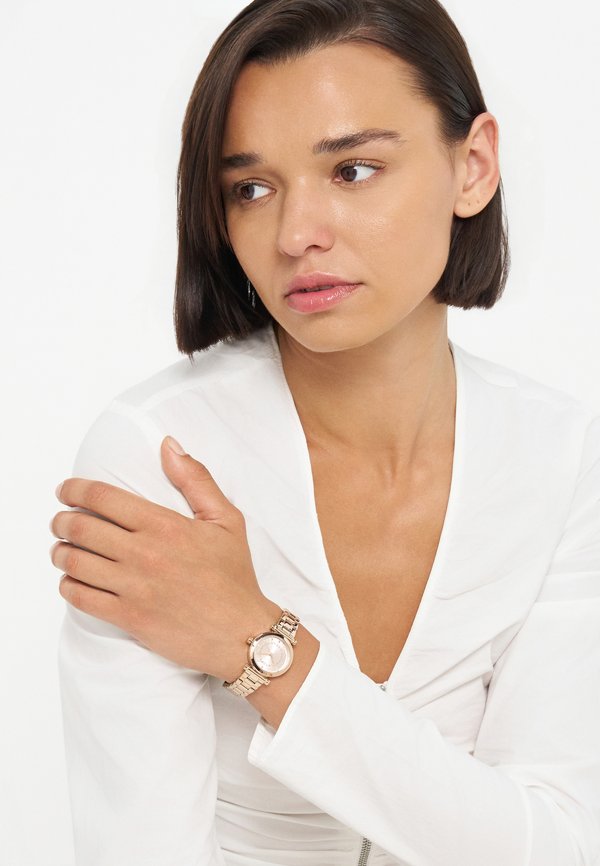 DKNY