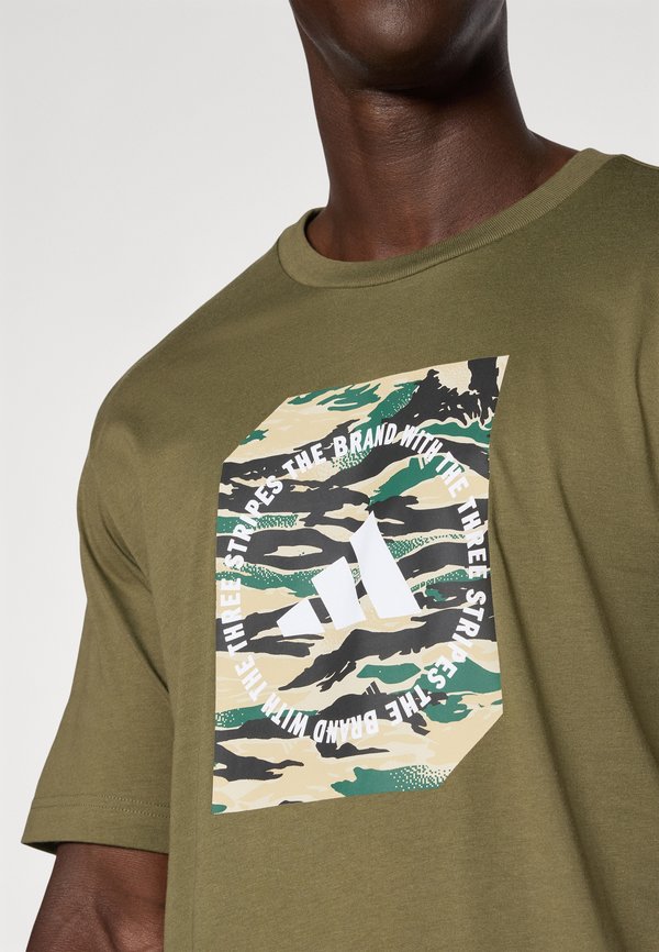 adidas Sportswear CAMO SHAPE GRAPHIC