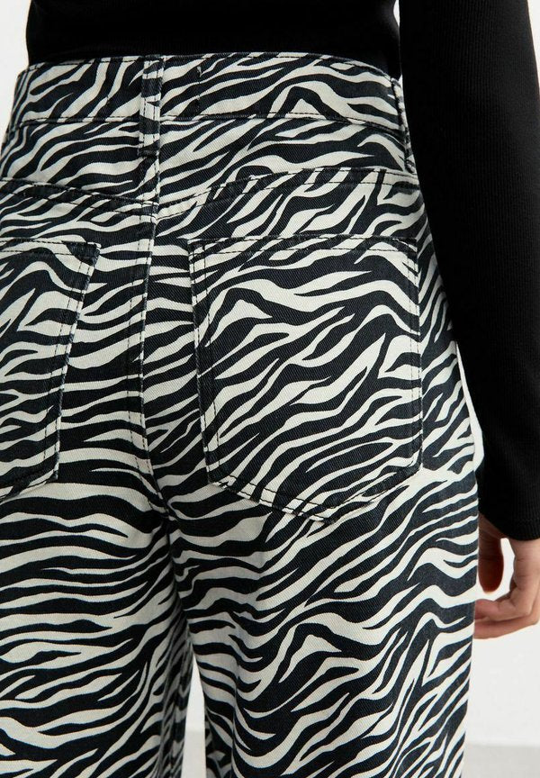 New Look ZEBRA PRINT ADALAE WIDE LEG JEANS