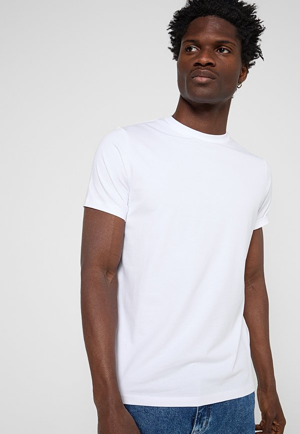 KARL LAGERFELD