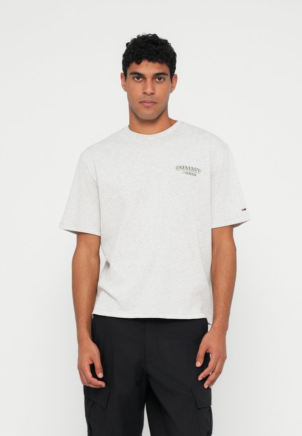 Tommy Jeans BILLS TEE UNISEX