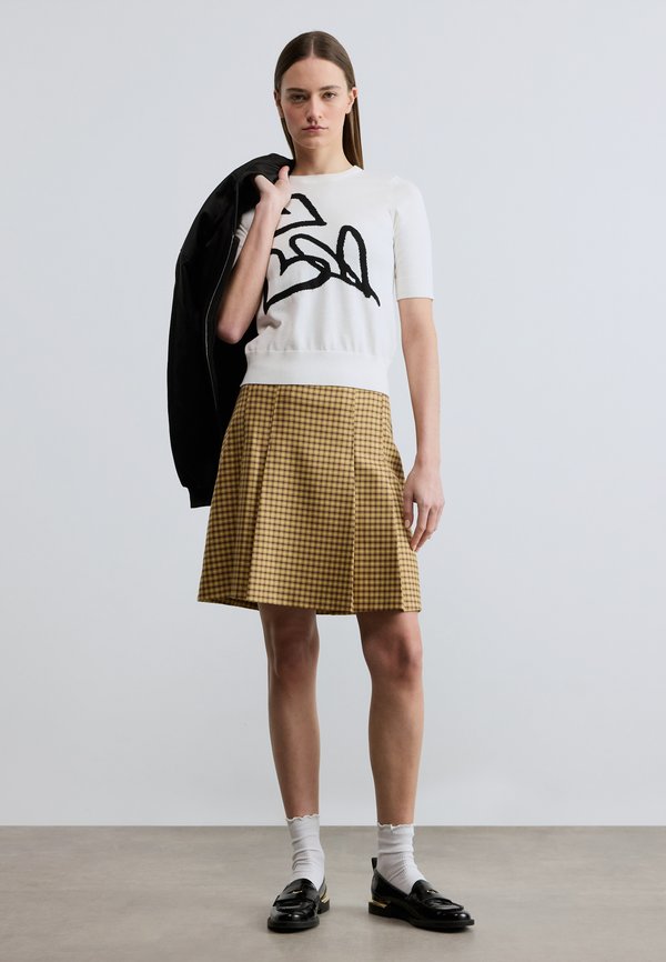 DKNY GRAFFITI HEARTS