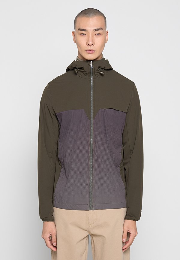 Lyle & Scott