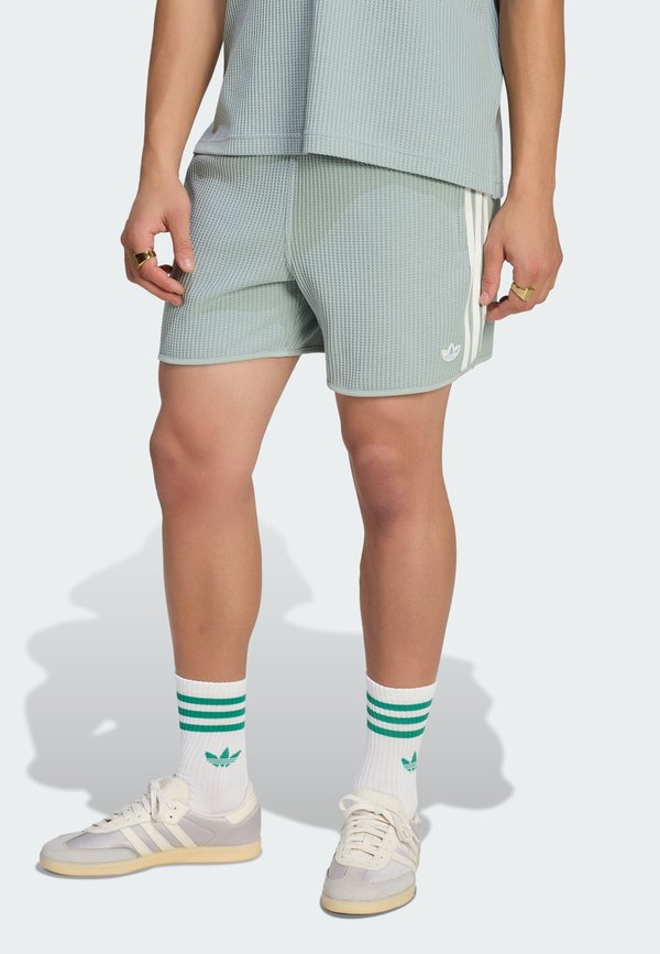 adidas Originals WAFFLE KNIT SPRINTER - Shorts - sage