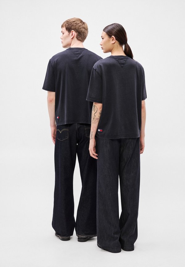 Tommy Jeans 90S CLASSIC TONAL LOGO T-SHIRT