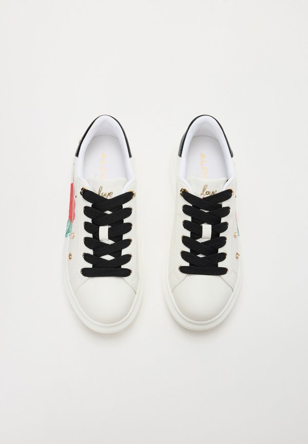 ALDO LOVEKISS PILLOW WALK