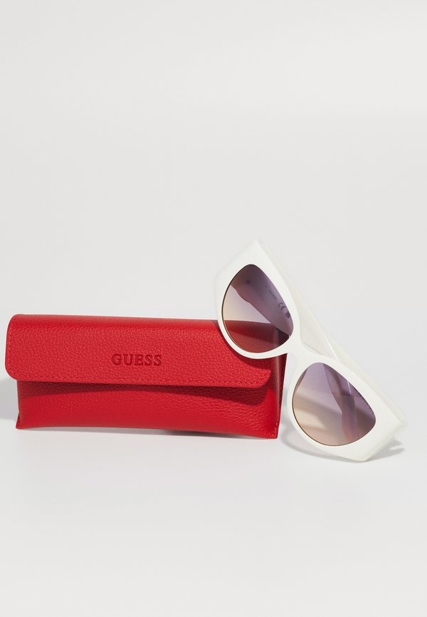 Guess GU00202