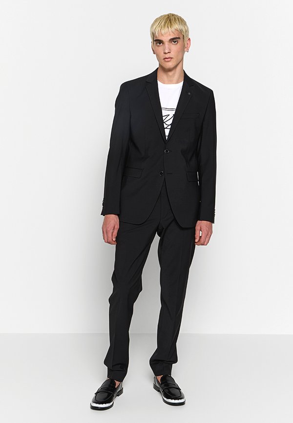 KARL LAGERFELD