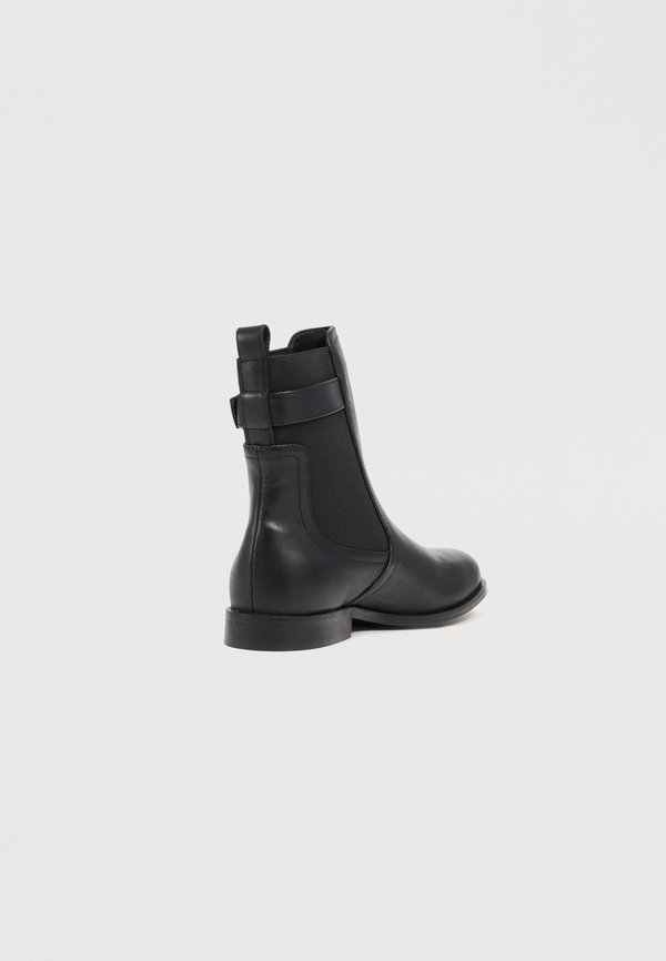 TWINSET