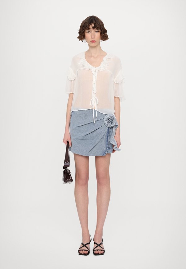DESIGNERS REMIX IOLA