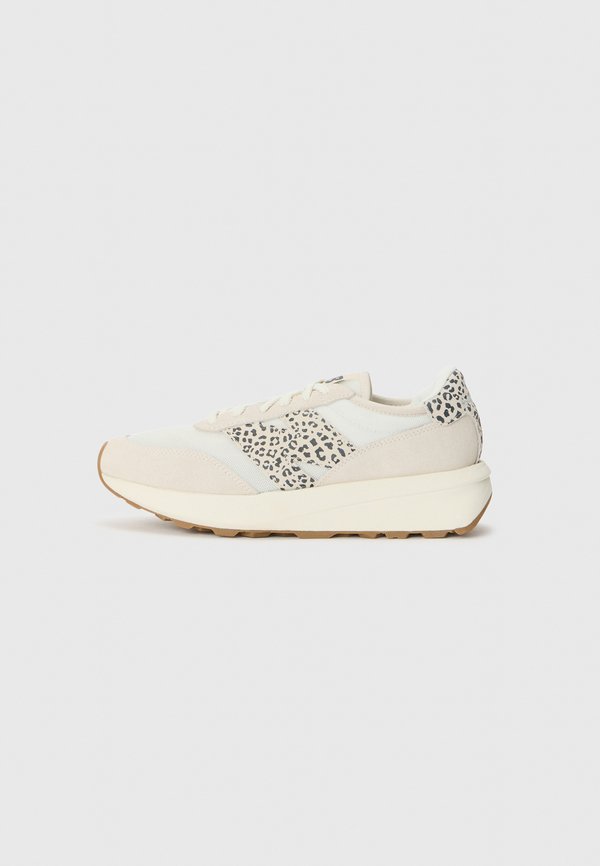 New Balance Trainers - leopard beige