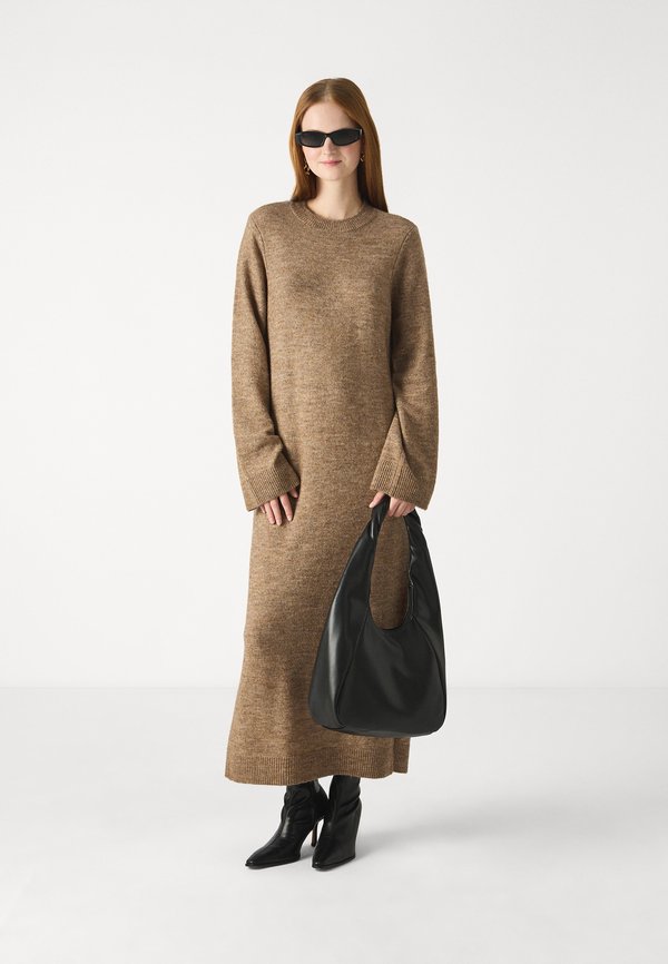 Pieces NULIANA O-NECK