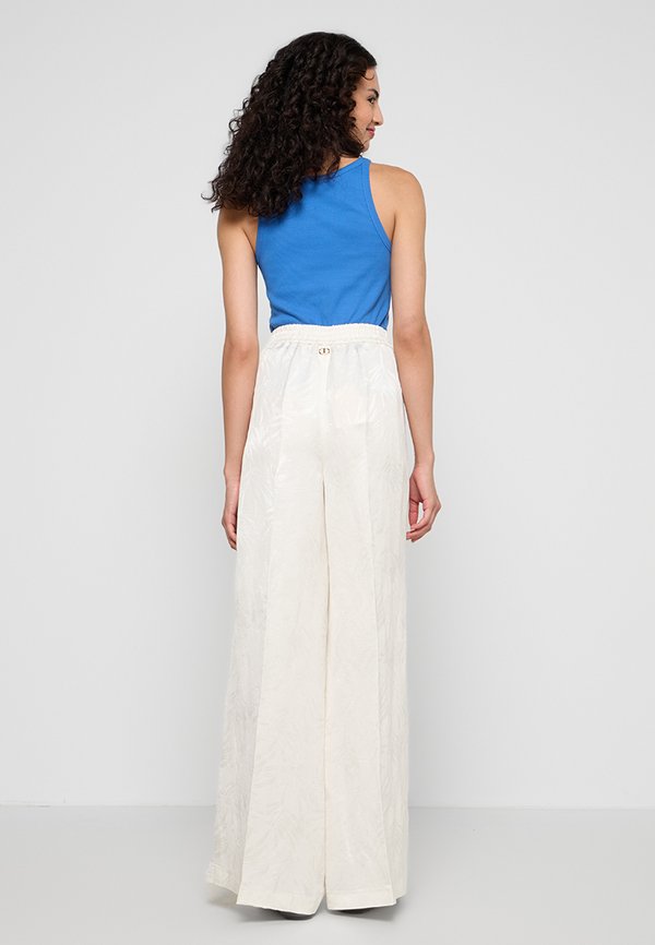 TWINSET