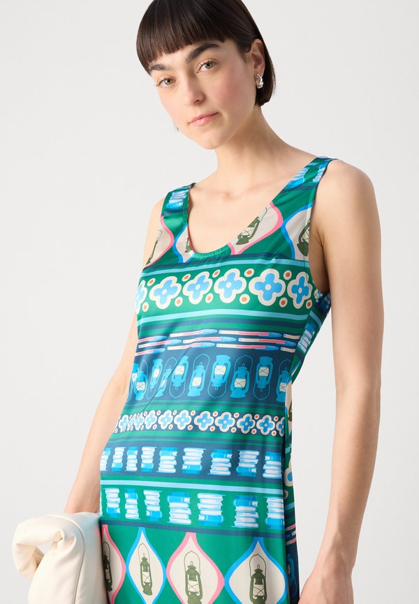 Heathe LANTERN BOOKS AND PEN DRESS