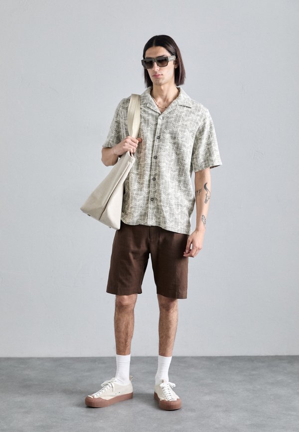 NN.07 BILLIE SHORTS