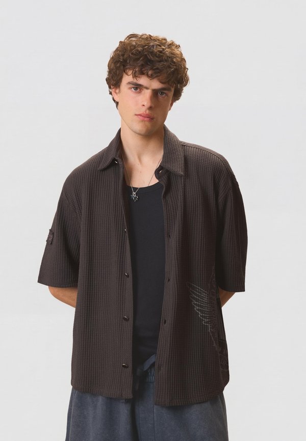 Bershka WAFFLE PRINT RELAX - SHIRT - Shirt - dark grey