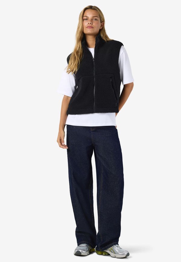 Noisy May NMMASEY SHORT TEDDY VEST FWD NOOS