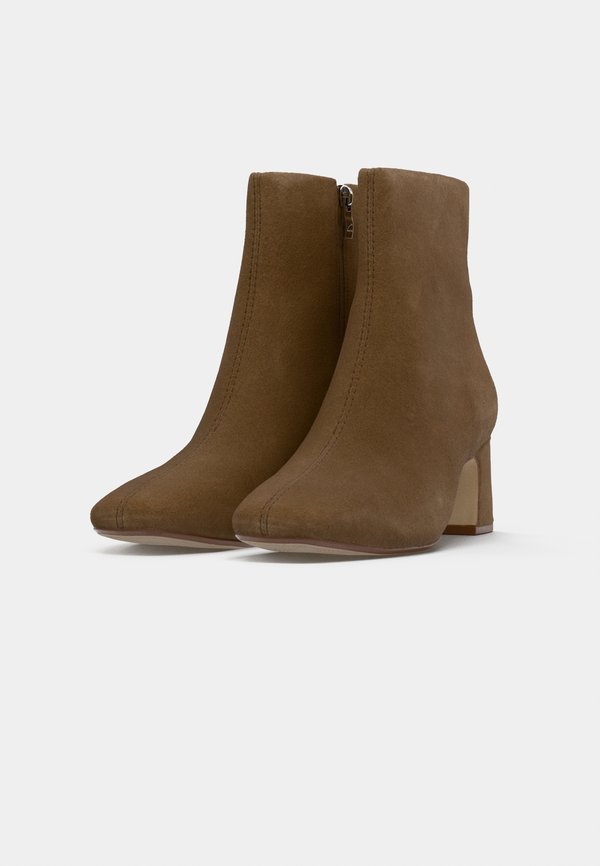 Clarks FERNIE ZIP
