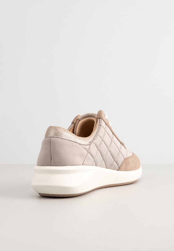 Clarks UN RIO