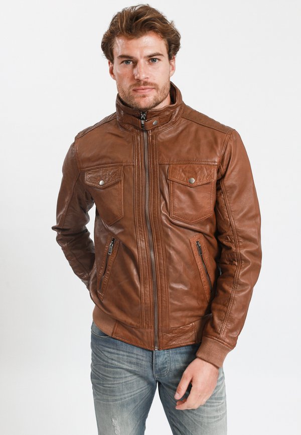 Lee Cooper